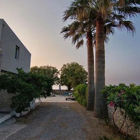 Thalassa Stavromenos *
